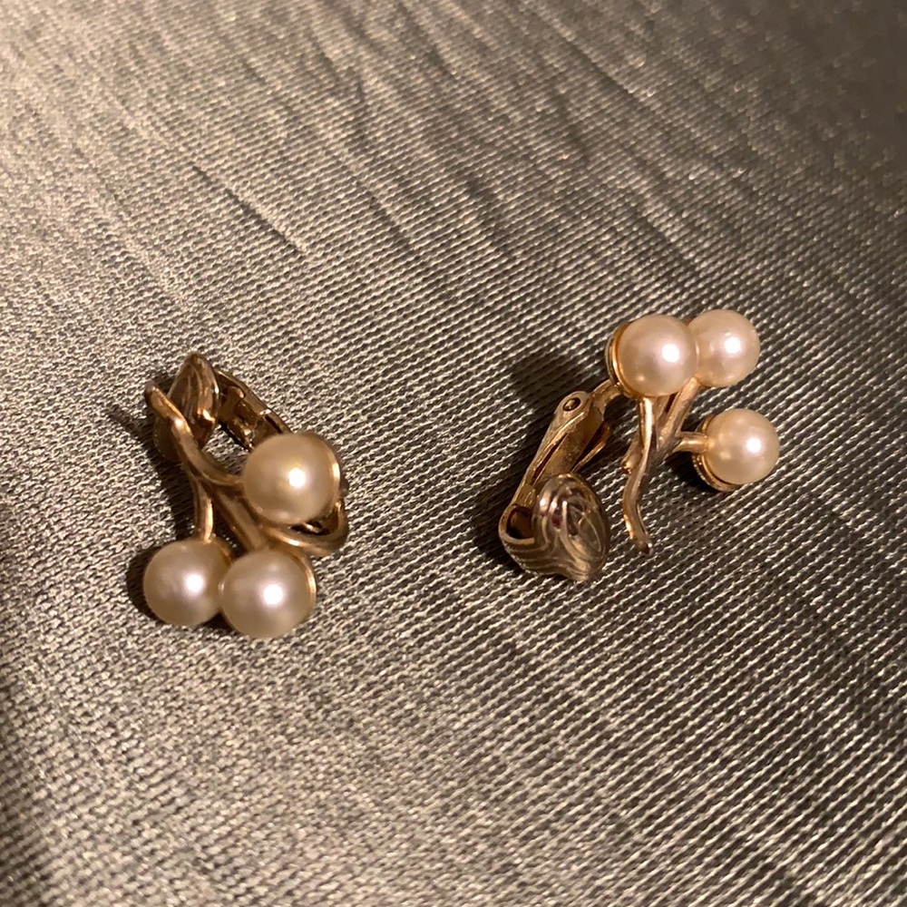 PEARLS CLIP ON EARRINGS 1/2”. NEW CUSTOM JEWELRY.
